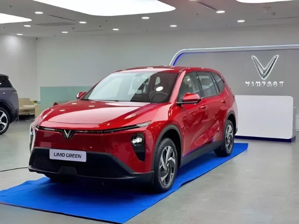 Ra mắt mẫu xe mới VinFast Limo Green tại Đà Nẵng